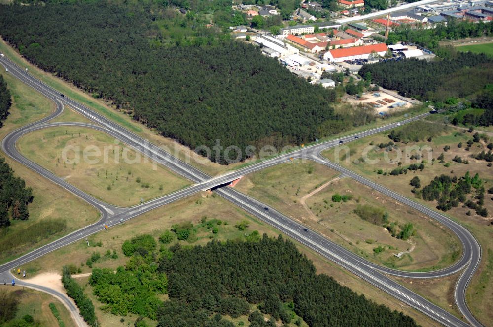 WRIETZEN from above - Blick auf die Ortsumfahrung B 167 im südlichen Ortsbereich von Wriezen. Landesbetrieb Straßenwesen Brandenburg (