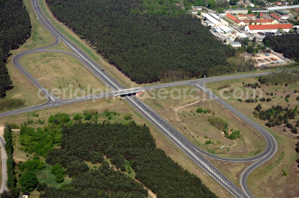 WRIETZEN from the bird's eye view: Blick auf die Ortsumfahrung B 167 im südlichen Ortsbereich von Wriezen. Landesbetrieb Straßenwesen Brandenburg (