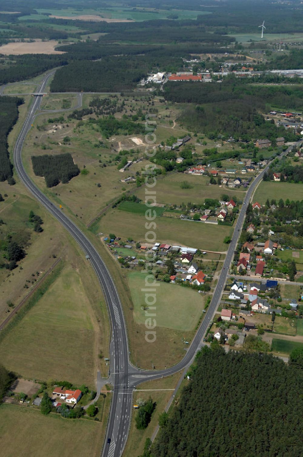 Aerial photograph WRIETZEN - Blick auf die Ortsumfahrung B 167 im südlichen Ortsbereich von Wriezen. Landesbetrieb Straßenwesen Brandenburg (