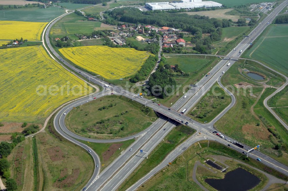 ALTLANDSBERG from the bird's eye view: Blick auf die Ortsumgehung Landesstrasse L 33 südwestlich von Altlandsberg bis zum östlichen Berliner Ring. Landesbetrieb Straßenwesen Brandenburg (