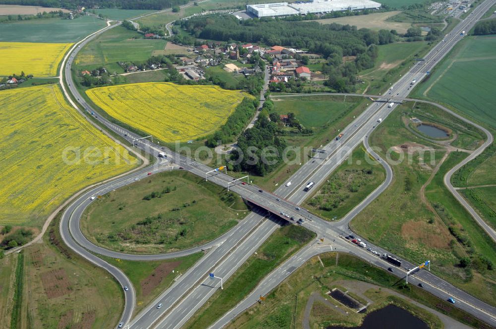 Aerial image ALTLANDSBERG - Blick auf die Ortsumgehung Landesstrasse L 33 südwestlich von Altlandsberg bis zum östlichen Berliner Ring. Landesbetrieb Straßenwesen Brandenburg (