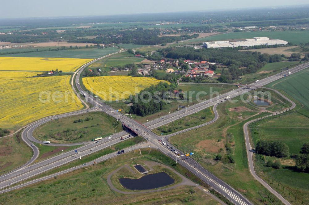 ALTLANDSBERG from the bird's eye view: Blick auf die Ortsumgehung Landesstrasse L 33 südwestlich von Altlandsberg bis zum östlichen Berliner Ring. Landesbetrieb Straßenwesen Brandenburg (