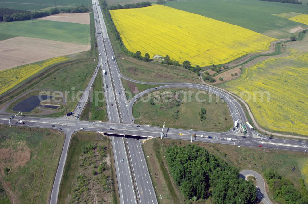 Aerial image ALTLANDSBERG - Blick auf die Ortsumgehung Landesstrasse L 33 südwestlich von Altlandsberg bis zum östlichen Berliner Ring. Landesbetrieb Straßenwesen Brandenburg (