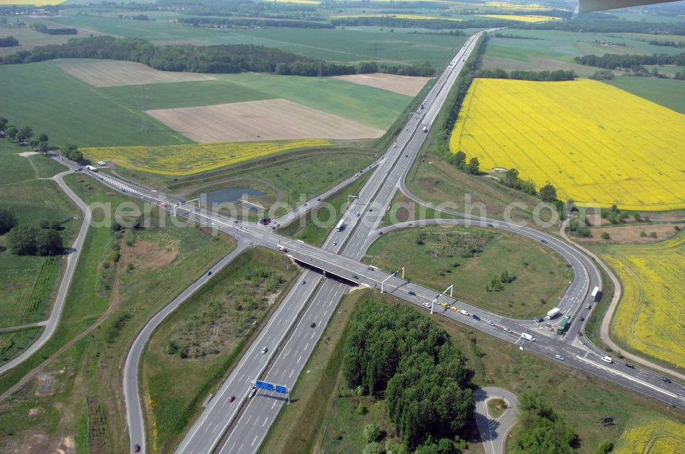 Aerial photograph ALTLANDSBERG - Blick auf die Ortsumgehung Landesstrasse L 33 südwestlich von Altlandsberg bis zum östlichen Berliner Ring. Landesbetrieb Straßenwesen Brandenburg (