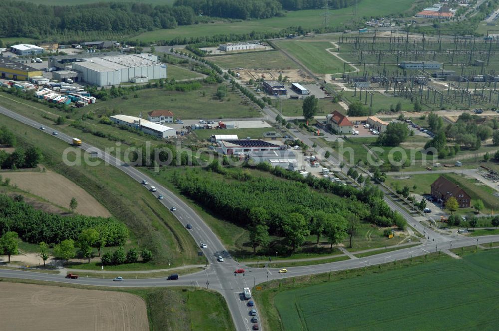 Aerial image ALTLANDSBERG - Blick auf die Ortsumgehung Landesstrasse L 33 südwestlich von Altlandsberg bis zum östlichen Berliner Ring. Landesbetrieb Straßenwesen Brandenburg (