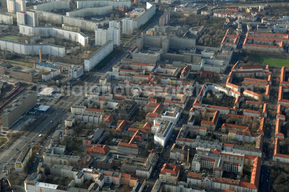 Aerial image Berlin - Blick auf den Erweiterungsbau am Krankenhaus Lichtenberg in der Fanningerstraße. Sana Klinikum Lichtenberg / Oskar-Ziethen-Krankenhaus, Fanningerstraße 32, 10365 Berlin, Fon: 030 - 55 18 29 14 GENIUS IB Berlin