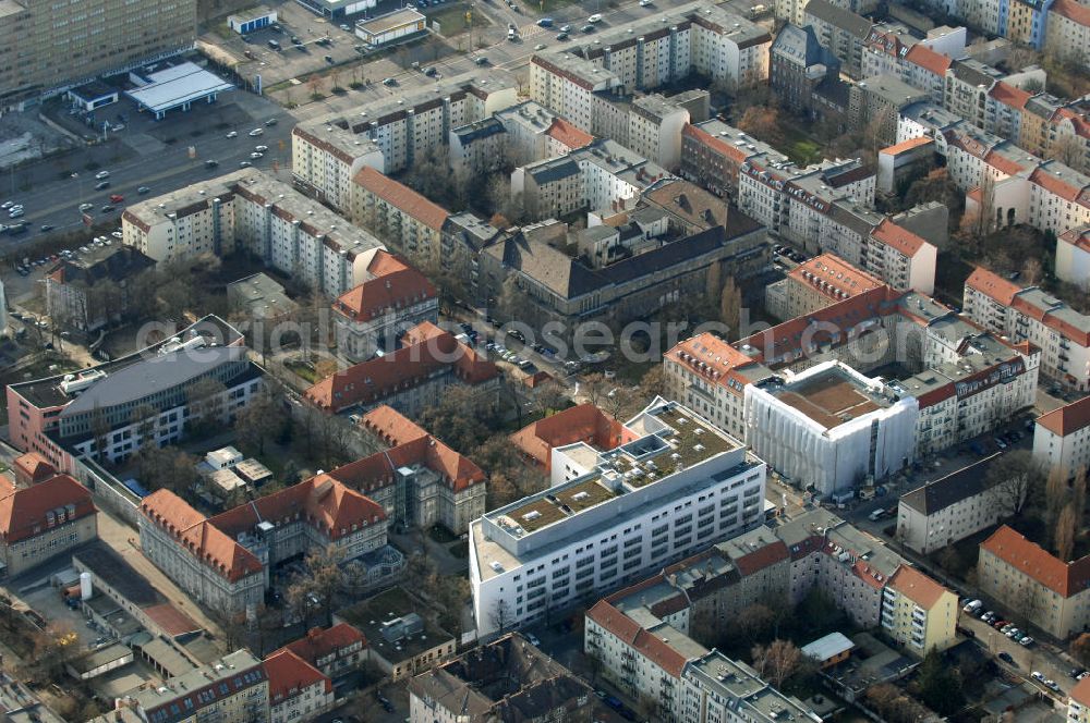 Aerial image Berlin - Blick auf den Erweiterungsbau am Krankenhaus Lichtenberg in der Fanningerstraße. Sana Klinikum Lichtenberg / Oskar-Ziethen-Krankenhaus, Fanningerstraße 32, 10365 Berlin, Fon: 030 - 55 18 29 14 GENIUS IB Berlin