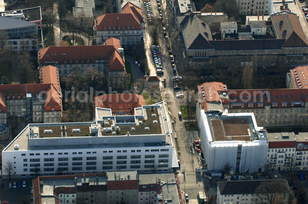 Berlin from above - Blick auf den Erweiterungsbau am Krankenhaus Lichtenberg in der Fanningerstraße. Sana Klinikum Lichtenberg / Oskar-Ziethen-Krankenhaus, Fanningerstraße 32, 10365 Berlin, Fon: 030 - 55 18 29 14 GENIUS IB Berlin