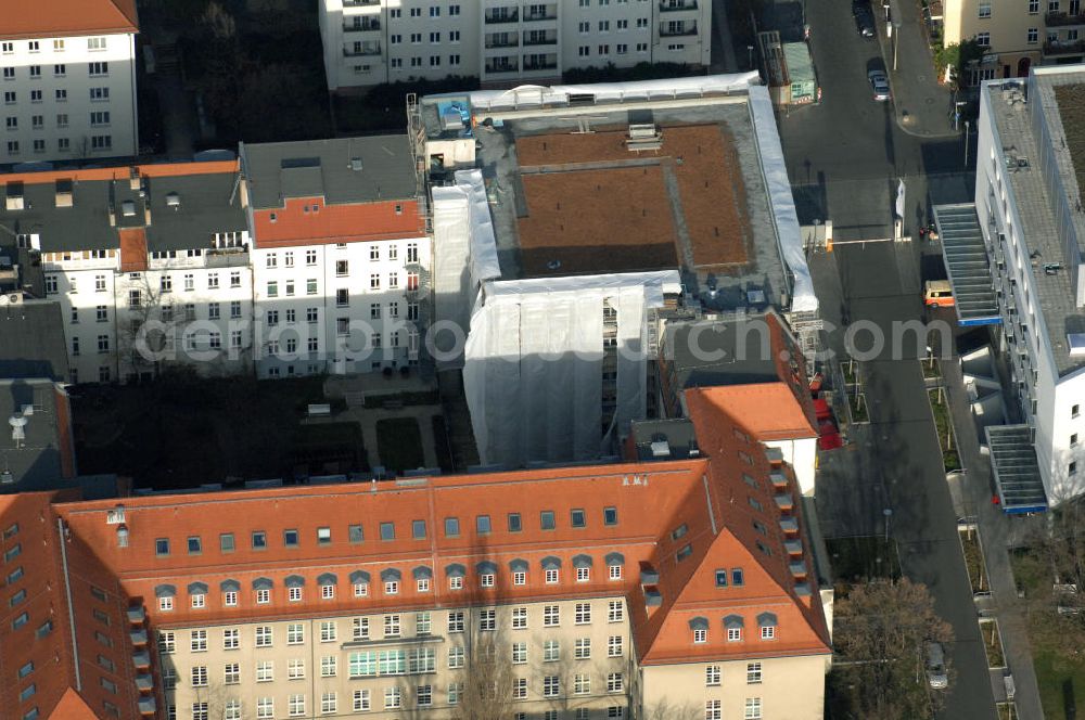 Aerial photograph Berlin - Blick auf den Erweiterungsbau am Krankenhaus Lichtenberg in der Fanningerstraße. Sana Klinikum Lichtenberg / Oskar-Ziethen-Krankenhaus, Fanningerstraße 32, 10365 Berlin, Fon: 030 - 55 18 29 14 GENIUS IB Berlin