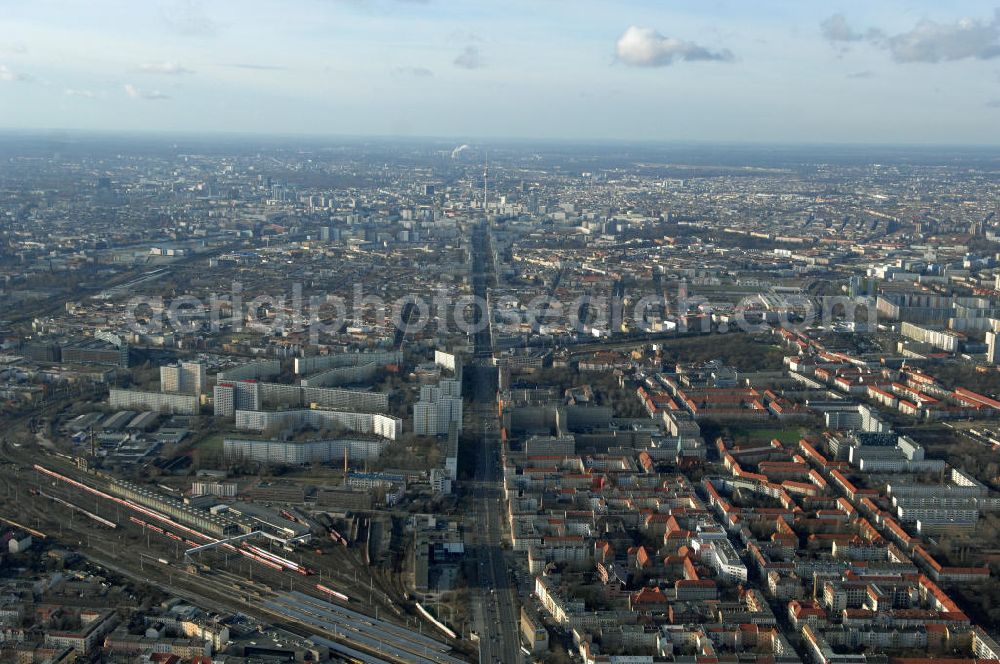 Aerial photograph Berlin - Blick auf den Erweiterungsbau am Krankenhaus Lichtenberg in der Fanningerstraße. Sana Klinikum Lichtenberg / Oskar-Ziethen-Krankenhaus, Fanningerstraße 32, 10365 Berlin, Fon: 030 - 55 18 29 14 GENIUS IB Berlin