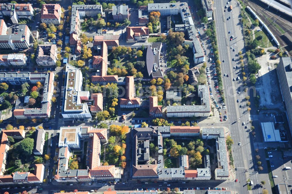 Berlin from the bird's eye view: Blick auf den Erweiterungsbau des Sana Klinikum Lichtenberg / Oskar-Ziethen-Krankenhaus an der Fanningerstraße 32 in 10365 Berlin. View of the extension of the Sana Klinikum Lichtenberg / Oskar-Ziethen hospital on Fanningerstraße 32 in 10365 Berlin.