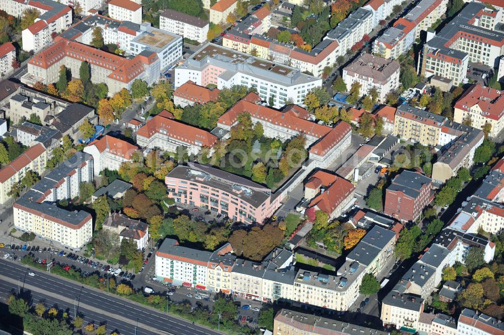 Berlin from above - Blick auf den Erweiterungsbau des Sana Klinikum Lichtenberg / Oskar-Ziethen-Krankenhaus an der Fanningerstraße 32 in 10365 Berlin. View of the extension of the Sana Klinikum Lichtenberg / Oskar-Ziethen hospital on Fanningerstraße 32 in 10365 Berlin.