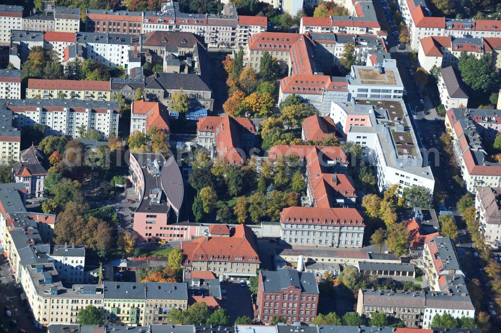 Berlin from above - Blick auf den Erweiterungsbau des Sana Klinikum Lichtenberg / Oskar-Ziethen-Krankenhaus an der Fanningerstraße 32 in 10365 Berlin. View of the extension of the Sana Klinikum Lichtenberg / Oskar-Ziethen hospital on Fanningerstraße 32 in 10365 Berlin.