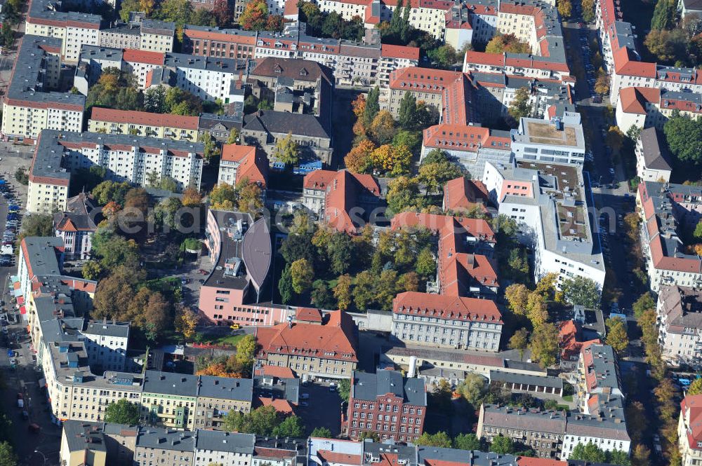 Berlin from the bird's eye view: Blick auf den Erweiterungsbau des Sana Klinikum Lichtenberg / Oskar-Ziethen-Krankenhaus an der Fanningerstraße 32 in 10365 Berlin. View of the extension of the Sana Klinikum Lichtenberg / Oskar-Ziethen hospital on Fanningerstraße 32 in 10365 Berlin.