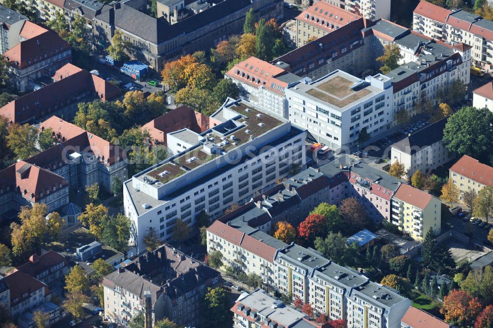 Aerial image Berlin - Blick auf den Erweiterungsbau des Sana Klinikum Lichtenberg / Oskar-Ziethen-Krankenhaus an der Fanningerstraße 32 in 10365 Berlin. View of the extension of the Sana Klinikum Lichtenberg / Oskar-Ziethen hospital on Fanningerstraße 32 in 10365 Berlin.