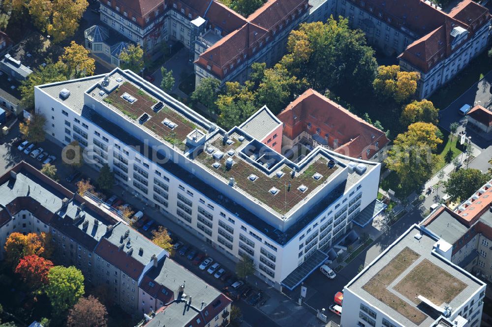 Aerial photograph Berlin - Blick auf den Erweiterungsbau des Sana Klinikum Lichtenberg / Oskar-Ziethen-Krankenhaus an der Fanningerstraße 32 in 10365 Berlin. View of the extension of the Sana Klinikum Lichtenberg / Oskar-Ziethen hospital on Fanningerstraße 32 in 10365 Berlin.