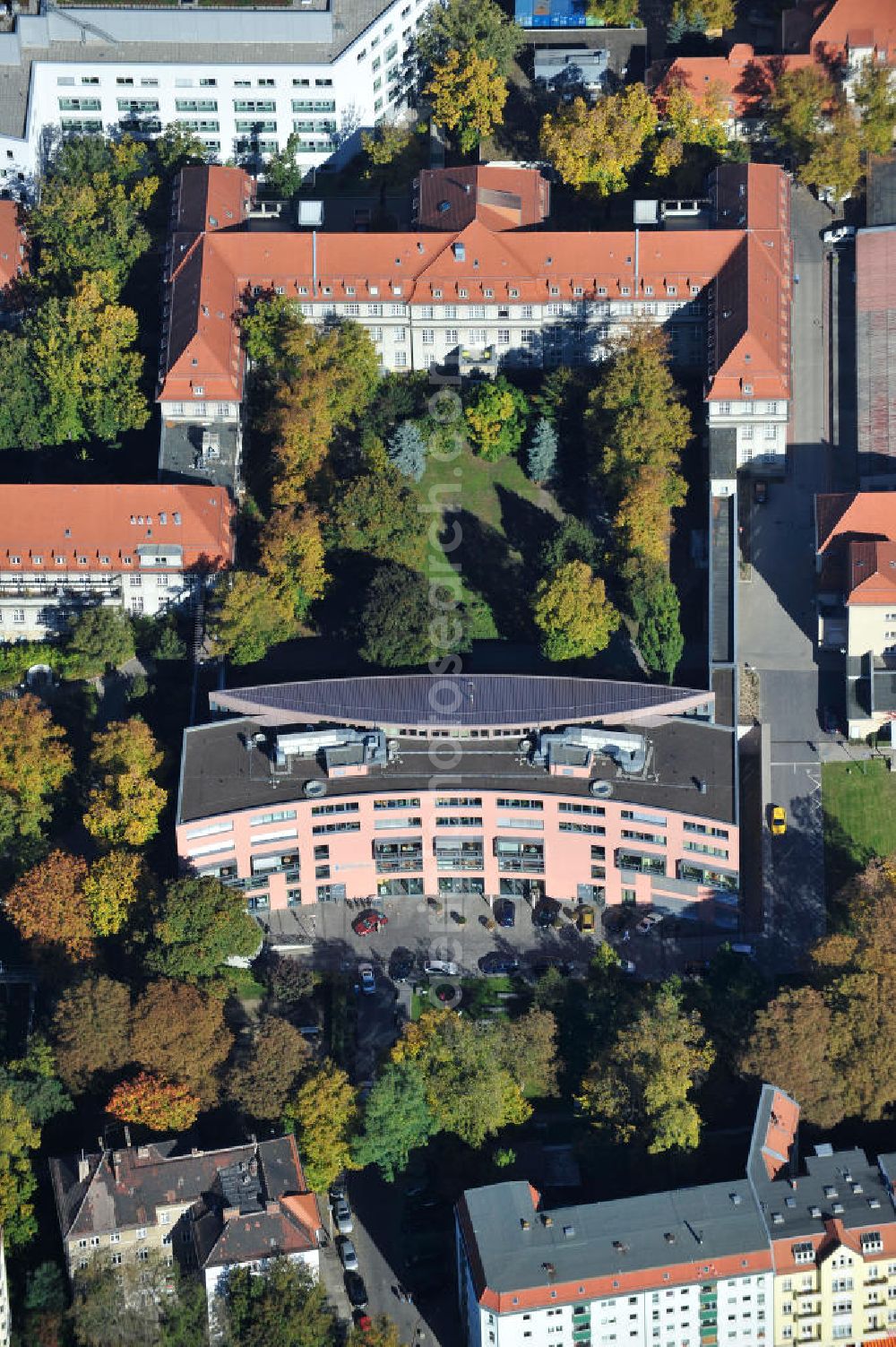 Berlin from above - Blick auf den Erweiterungsbau des Sana Klinikum Lichtenberg / Oskar-Ziethen-Krankenhaus an der Fanningerstraße 32 in 10365 Berlin. View of the extension of the Sana Klinikum Lichtenberg / Oskar-Ziethen hospital on Fanningerstraße 32 in 10365 Berlin.