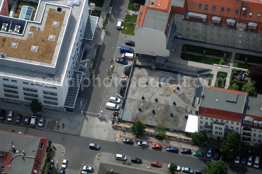 Aerial image Berlin - Blick auf den Erweiterungsbau am Krankenhaus Lichtenberg in der Fanningerstraße. Sana Klinikum Lichtenberg, / Oskar-Ziethen-Krankenhaus, Fanningerstraße 32, 10365 Berlin, Fon: 030 - 55 18 29 14