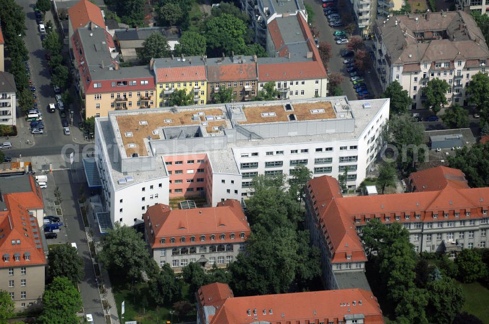 Berlin from the bird's eye view: Blick auf den Erweiterungsbau am Krankenhaus Lichtenberg in der Fanningerstraße. Sana Klinikum Lichtenberg, / Oskar-Ziethen-Krankenhaus, Fanningerstraße 32, 10365 Berlin, Fon: 030 - 55 18 29 14