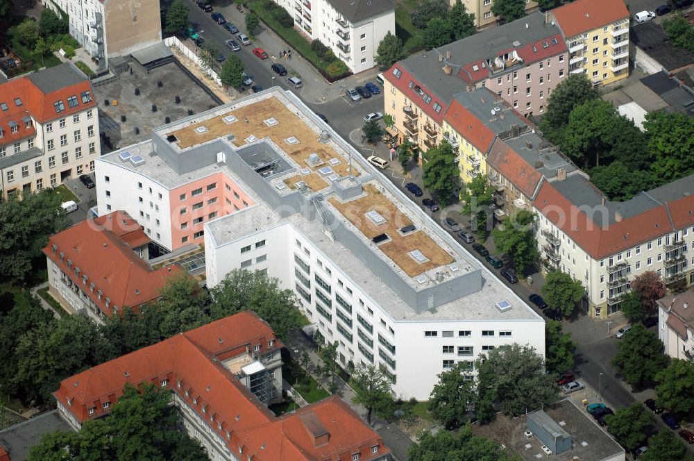 Aerial image Berlin - Blick auf den Erweiterungsbau am Krankenhaus Lichtenberg in der Fanningerstraße. Sana Klinikum Lichtenberg, / Oskar-Ziethen-Krankenhaus, Fanningerstraße 32, 10365 Berlin, Fon: 030 - 55 18 29 14