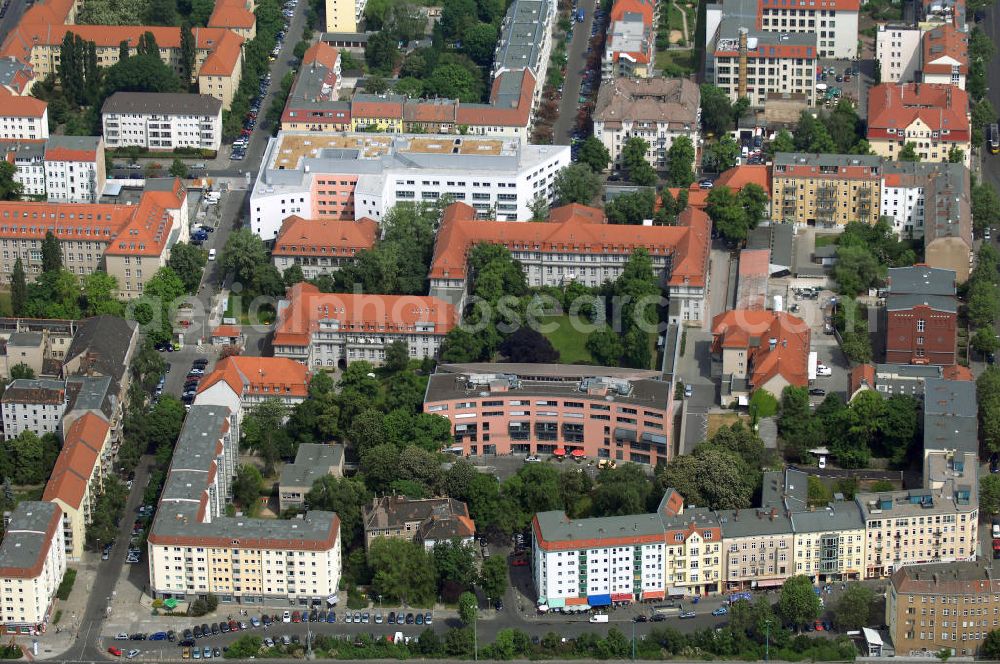 Aerial image Berlin - Blick auf den Erweiterungsbau am Krankenhaus Lichtenberg in der Fanningerstraße. Sana Klinikum Lichtenberg, / Oskar-Ziethen-Krankenhaus, Fanningerstraße 32, 10365 Berlin, Fon: 030 - 55 18 29 14