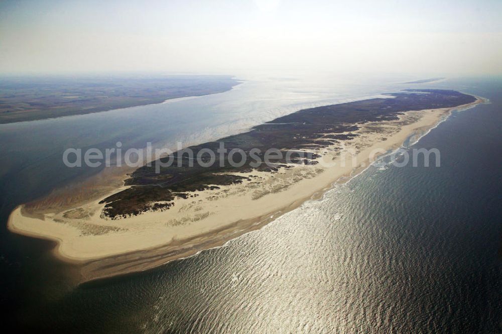 Aerial image Norderney - Blick auf die Ostfriesische Insel Norderney. Der nordöstliche Teil der Insel zeichnet sich großflächig durch eine Dünenlandschaft aus. Views of the East Frisian island of Norderney. The northeastern part of the island is characterized by a large dune area.