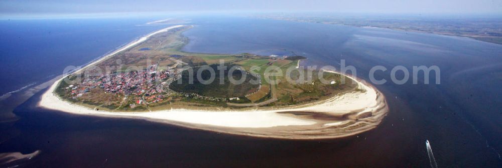 Langeoog from above - Blick auf die Ostfriesische Insel Langeoog. Die deutsche Insel vor der Küste Ostfriedlands hat im Osten Spiekeroog und im Westen Baltrum zum Nachbarn. Views of the East Frisian Island Langeoog. The German island off the coast of East Frisia has in the east Spiekeroog and in the west Baltrum to neighbors.