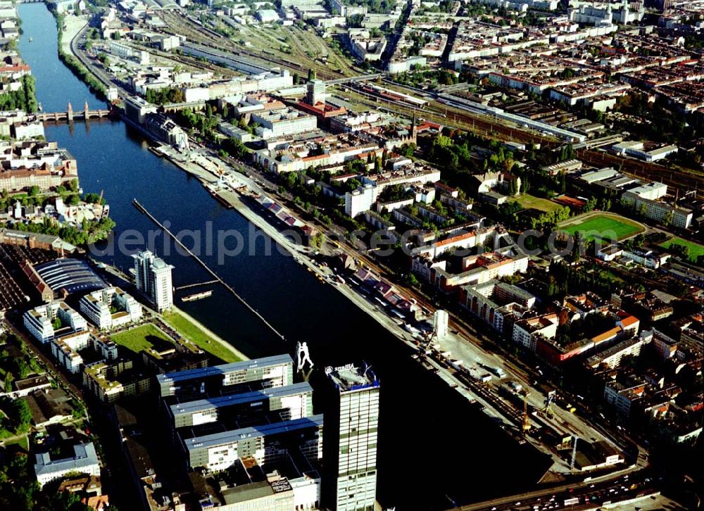 Aerial photograph Berlin - Friedrichshain - Osthafen der BEHALA an der Spree in Berlin - Friedrichshain an der Grenze zu Kreuzberg und Treptow.