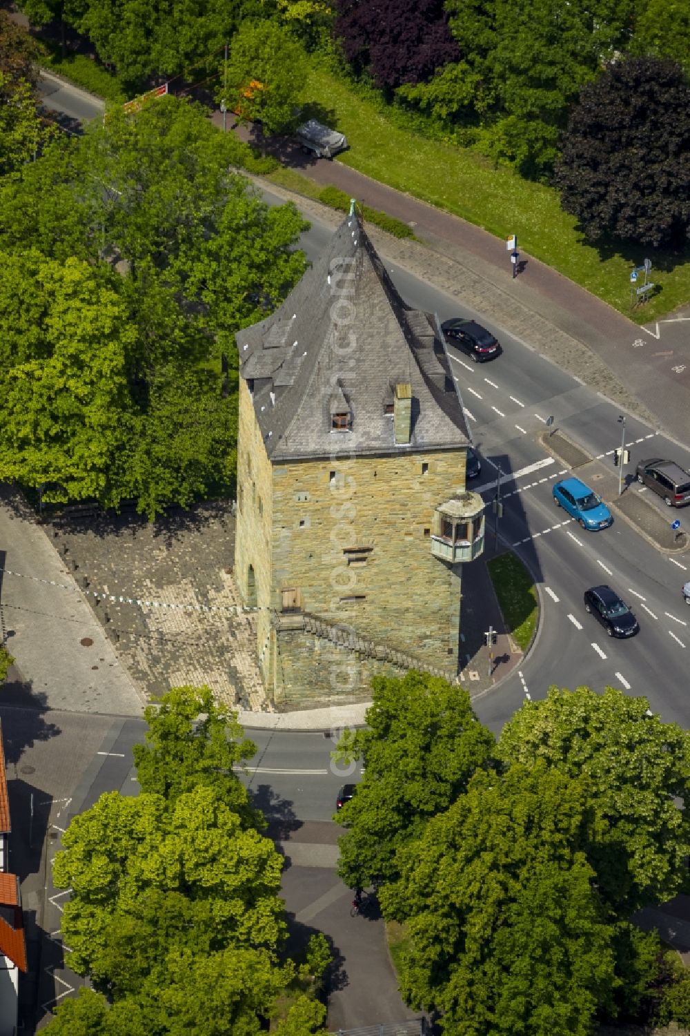 Soest from the bird's eye view: Osthofentor at the old city walls in the center of the old town in Soest in North Rhine-Westphalia