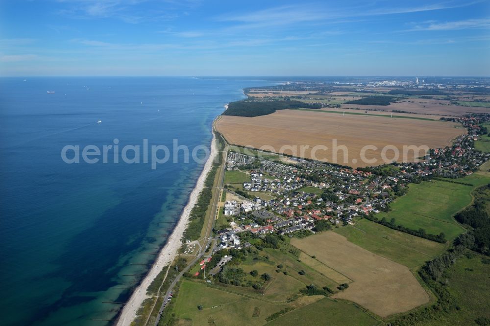 Aerial photograph Börgerende-Rethwisch - Townscape on the seacoast in Boergerende-Rethwisch in the state Mecklenburg - Western Pomerania