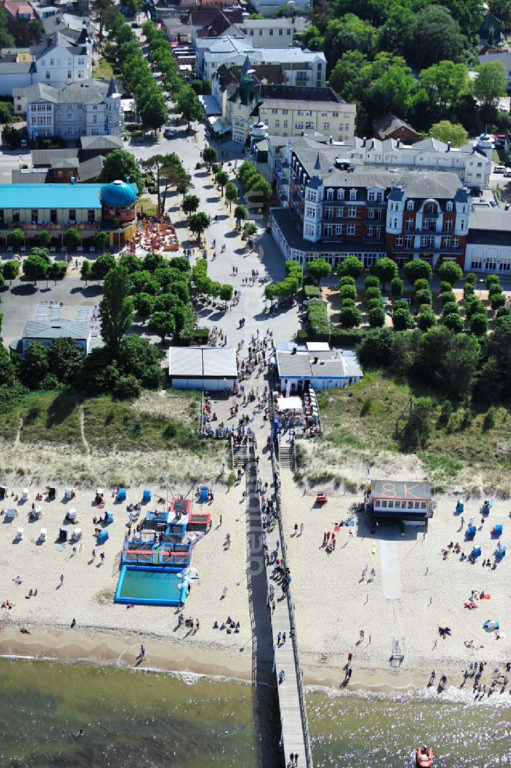 Aerial image Zinnowitz - Ostsee-Strand von Zinnowitz auf der Insel Usedom in Mecklenburg-Vorpommern. Beachside of the Baltic Sea in Zinnowitz at the island Usedom in Mecklenburg-Western Pomerania.