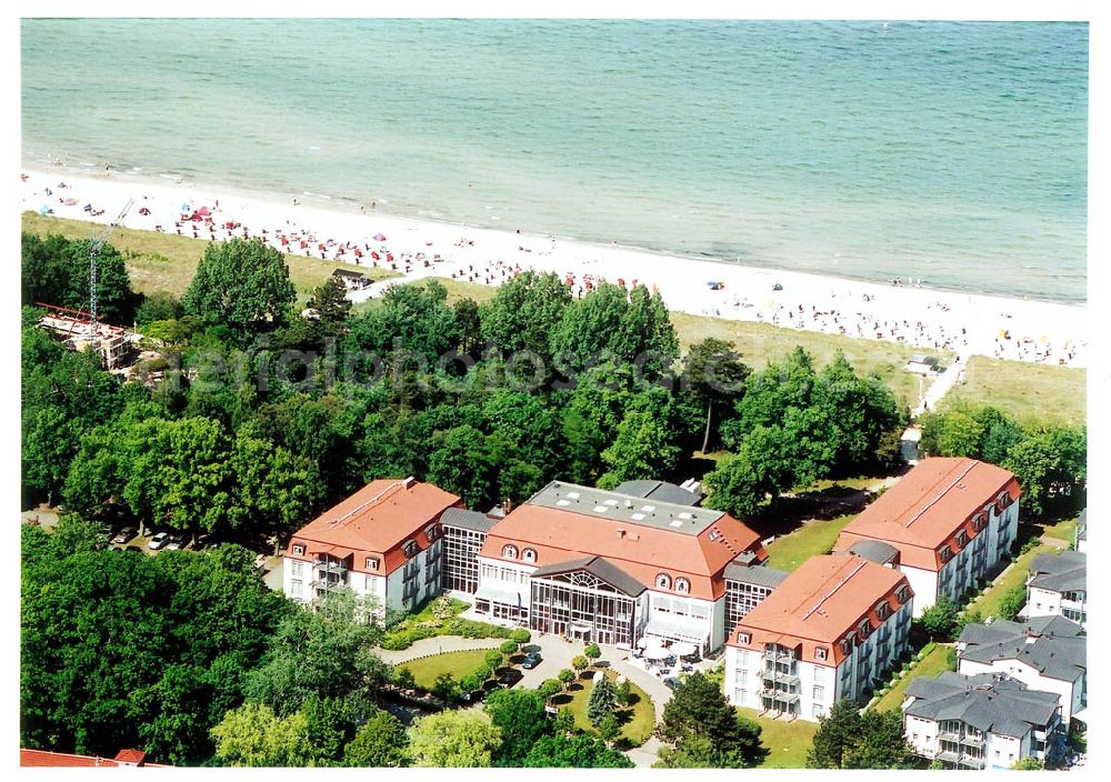 Ostseebad Boltenhagen from the bird's eye view: 08.06.2004 Ostseebad Boltenhagen Seehotel GROSSHERZOG von MECKLENBURG an der Seebrücke in der Ostseeallee 1,23946 Ostseebad Boltenhagen,Tel.: 038825/ 50-0,Fax: 038825/ 50-500,FREE CALL: 0800/ 7 35 9999, e-Mail:info@seehotel-boltenhagen.de Achim Walder: http://