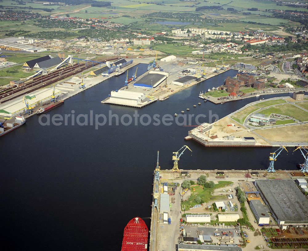 Aerial photograph Wismar - Blick auf den Ostseehafen Wismar. Im Jahr 2009 haben 1.140 Frachtschiffe den Hafen angelaufen.View of the Baltic port of Wismar. In 2009 1.140 cargo ships that entered the port.