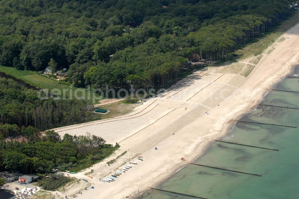 Aerial image Graal-Müritz - Blick auf die Ostseestrand bei Graal-Müritz in Mecklenburg-Vorpommern. Kontakt: