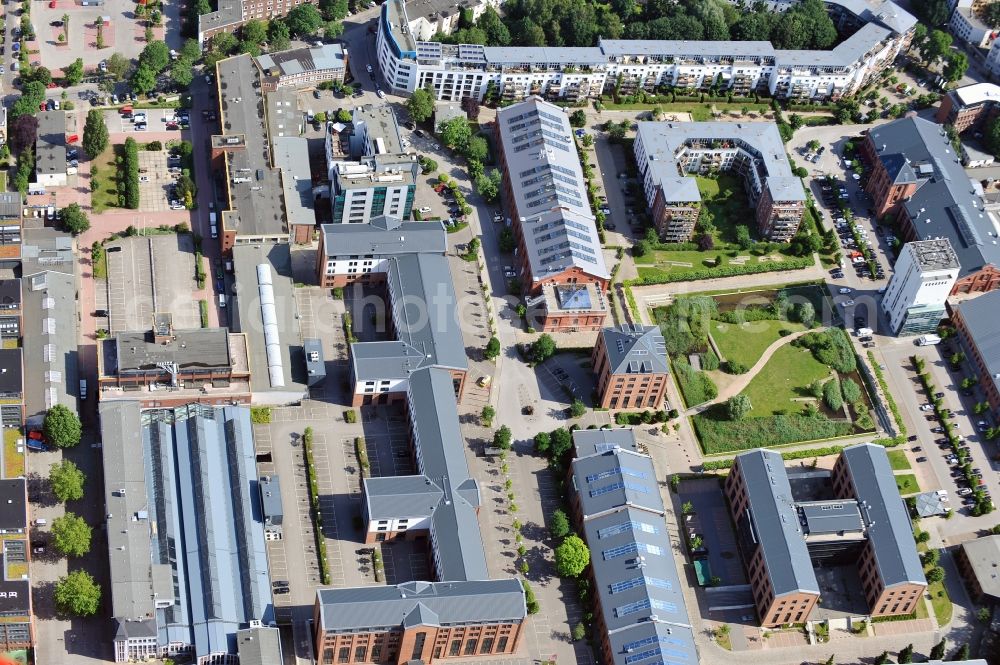 Hamburg from the bird's eye view: 08/07/2012 HAMBURG The Otto von Bahr Park, shortly Bahr Park, a residential and business park in the Hamburg district of Bahr field. The Otto-von Bahrenpark includes the historic buildings of the former gasworks in Altona