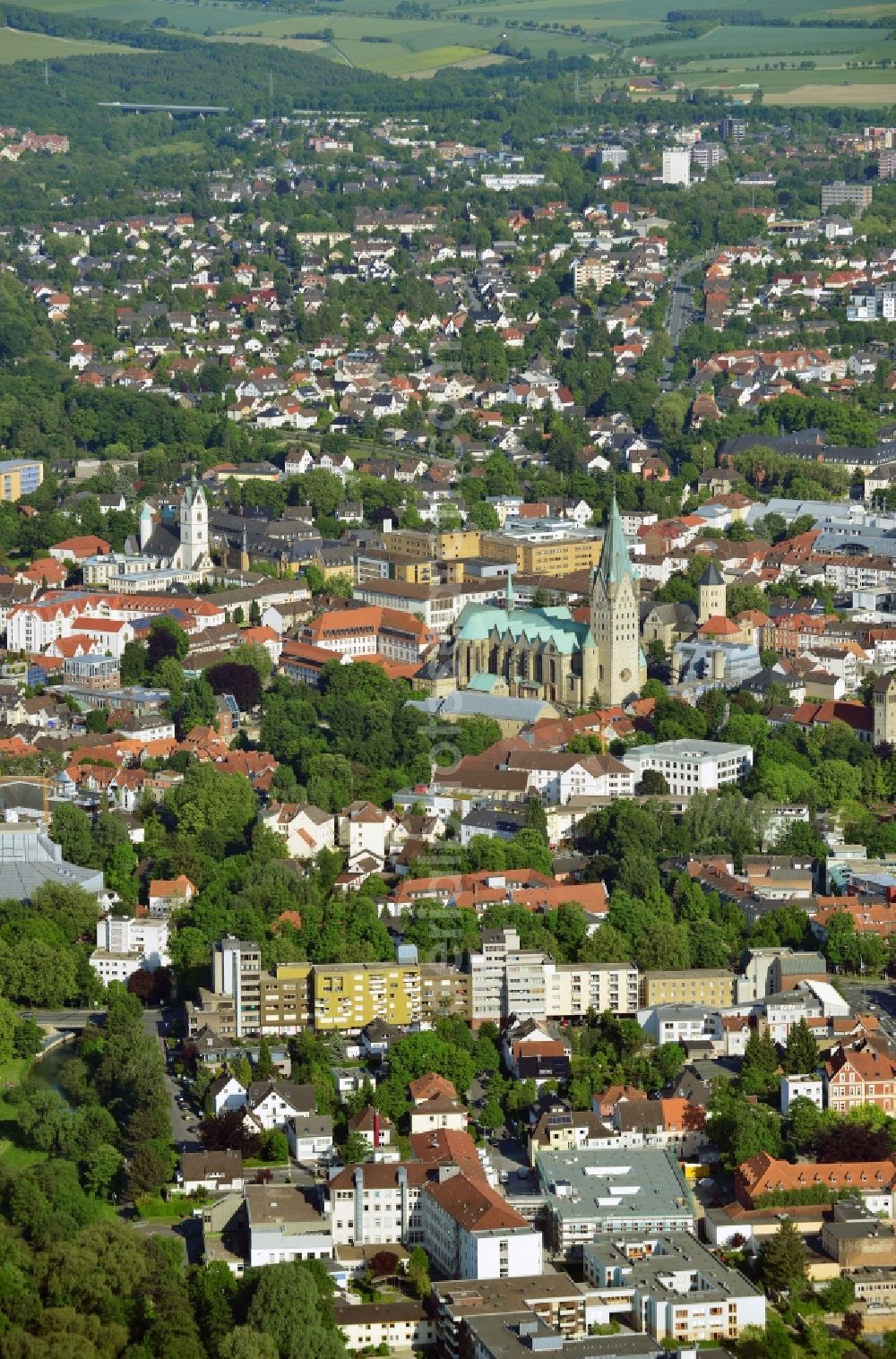 Paderborn from the bird's eye view: The Paderborn Cathedral is the cathedral of the Archdiocese of Paderborn and is located in the center of downtown Paderborn in the district core city in Paderborn in North Rhine-Westphalia