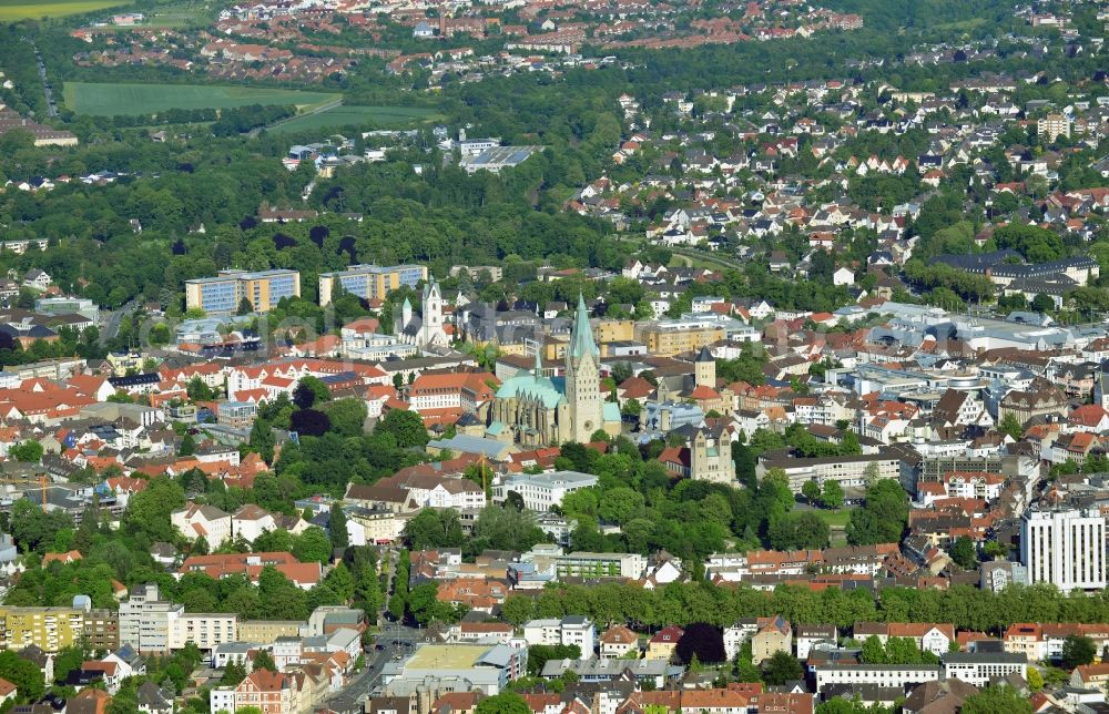 Paderborn from the bird's eye view: The Paderborn Cathedral is the cathedral of the Archdiocese of Paderborn and is located in the center of downtown Paderborn in the district core city in Paderborn in North Rhine-Westphalia