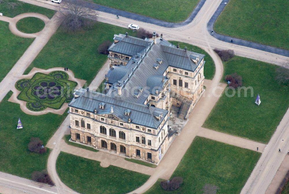 Aerial photograph Dresden - Palais in the large garden in Dresden in Saxony. The large garden is the largest park in Dresden with the baroque summer palace