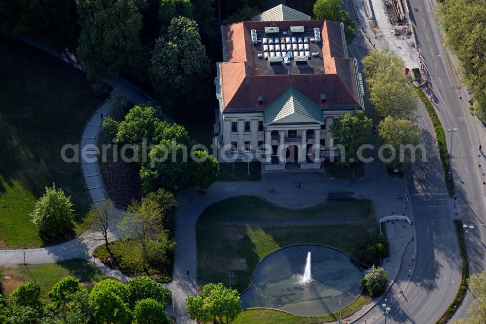 Aerial photograph München - Palais Prinz-Carl-Palais with Prinz-Carl-Palais-Brunnen on Von-der-Tann-Strasse in the district Altstadt in Munich in the state Bavaria, Germany