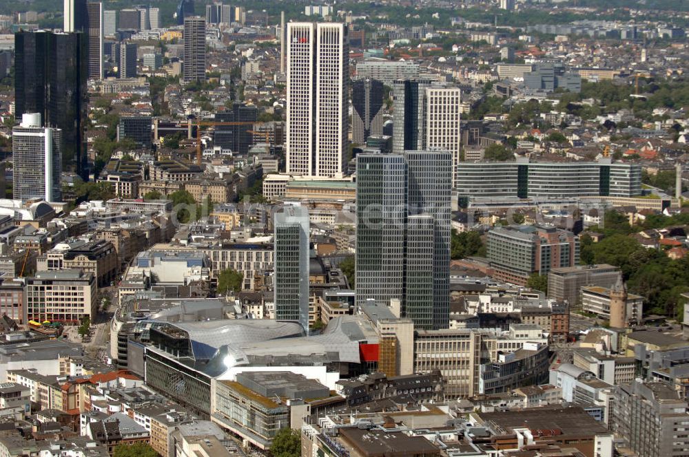 Frankfurt am Main from above - Blick auf das Palais Quartier im Zentrum von Frankfurt / Main in Hessen. Das Palais Quartier ist ein Neubauprojekt in der Frankfurter Innenstadt und besteht aus vier Bauelementen: Das Einkaufszentrum MyZeil, das das Tor des Quartiers zur berühmten Straße Zeil bildet; das 96 Meter hohe Hotel Jumeirah Frankfurt in der Mitte; ein 135 Meter hoher Büroturm und dem Palais Thurn und Taxis. Ausführende Baufirma war die BAM Deutschland AG. View of the palace quarters in the center of Frankfurt / Main in Hessen. The palace quarter is a new development project in downtown Frankfurt and consists of four components: The shopping MyZeil that forms the gate of the quarter to the famous street Zeil, the 96-meter-high hotel Jumeirah Frankfurt in the center, a 135-meter high office tower and the Palais Thurn and Taxis. Construction company was the BAM Germany AG.