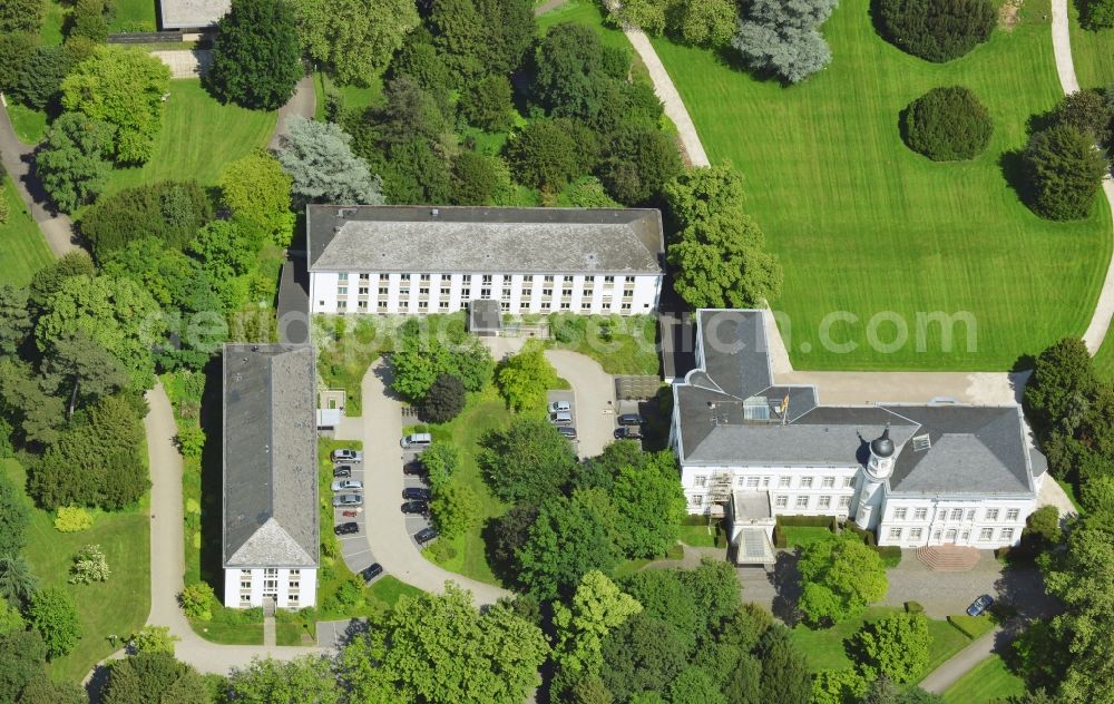 Bonn from the bird's eye view: Palace Schaumburg on Adenauerallee in the district Gronau in Bonn in the state North Rhine-Westphalia, Germany