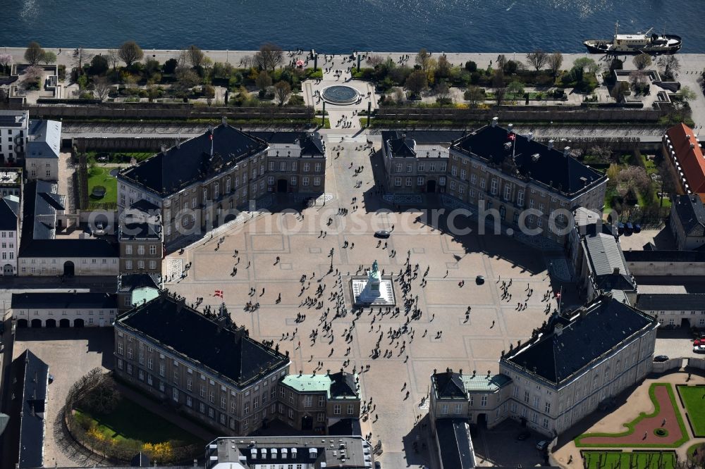 Kopenhagen from the bird's eye view: Palace Amalienborg on Slotsplads in Copenhagen in Region Hovedstaden, Denmark