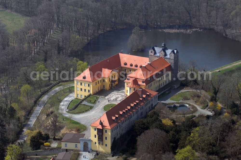 Aerial photograph Ballenstedt - Palace Ballenstedt on Schlossplatz in Ballenstedt in the state Saxony-Anhalt, Germany