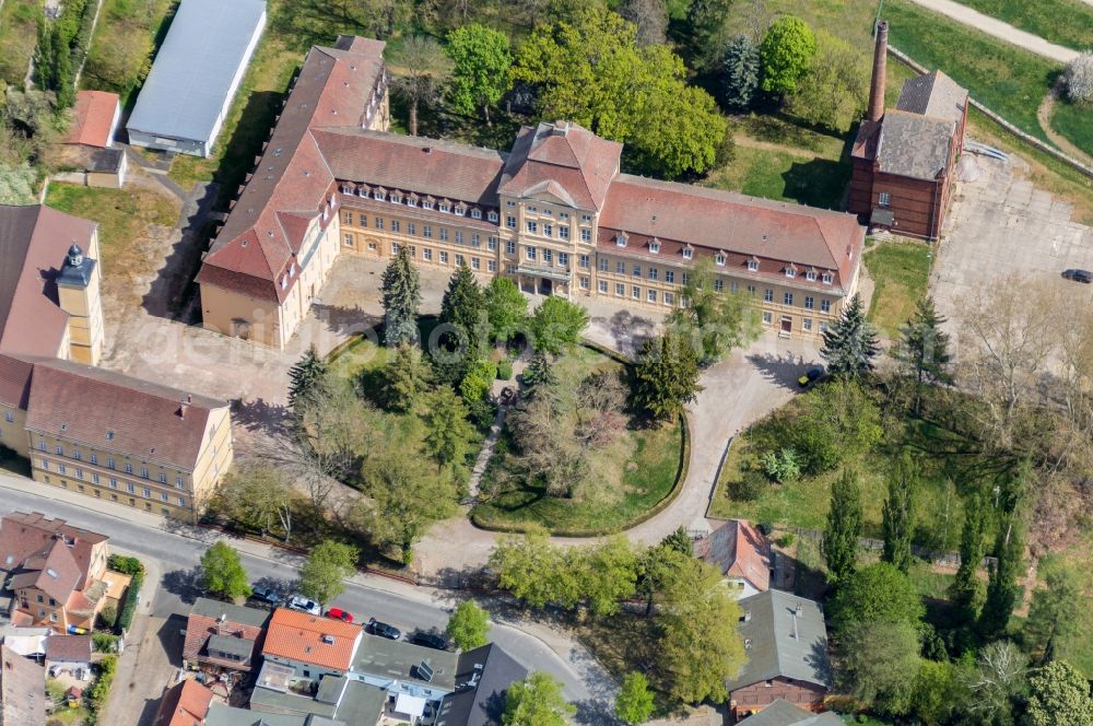 Barby (Elbe) from the bird's eye view: Palace Barby in Barby (Elbe) in the state Saxony-Anhalt, Germany