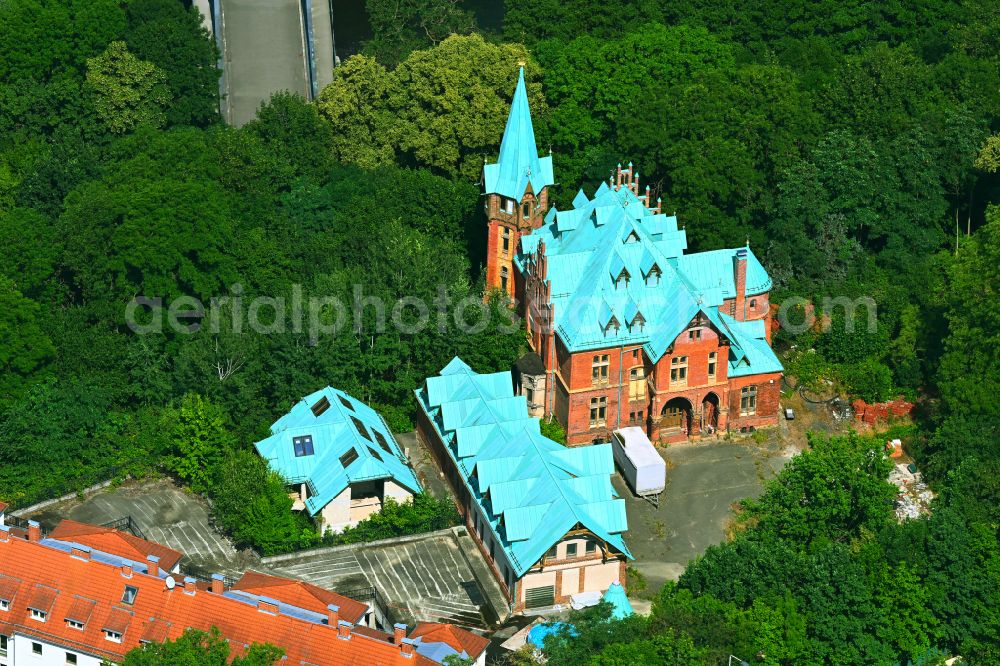 Aerial photograph Zwickau - Palace on Brueckenberg on street Aeussere Dresdner Strasse in the district Poehlau in Zwickau in the state Saxony, Germany