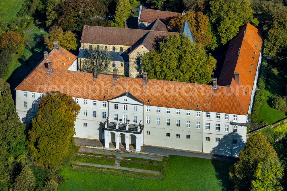 Selm from above - Palace Cappenberg in the district Cappenberg in Selm in the state North Rhine-Westphalia, Germany