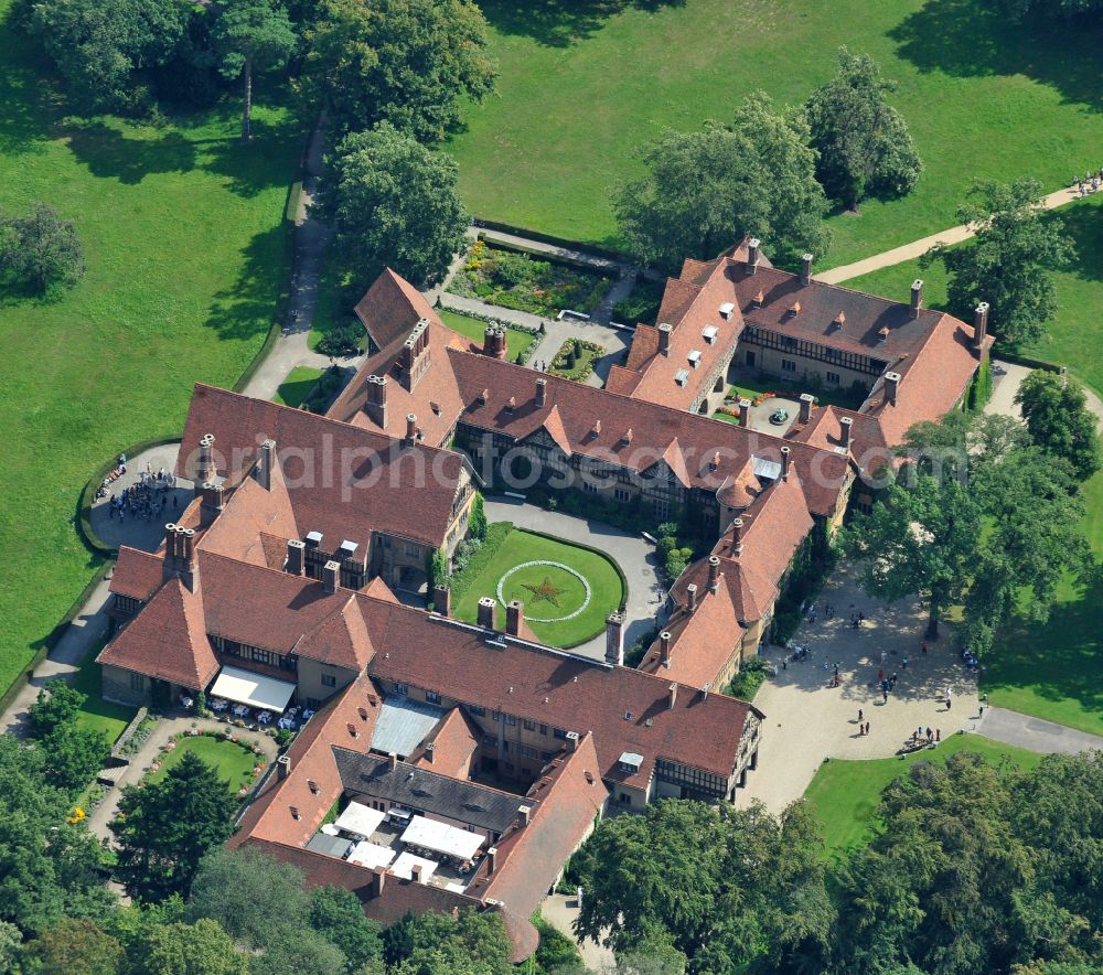 Aerial photograph Potsdam - Palace Cecilienhof on street Im Neuen Garten in Potsdam in the state Brandenburg, Germany