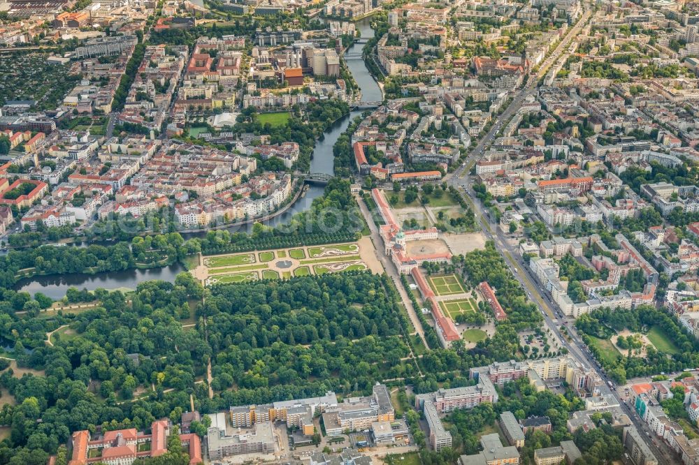 Berlin from above - Palace Charlottenburg mit dem Barockgarten der Stiftung Preussische Schloesser und Gaerten Berlin-Brandenburg in Berlin in Germany