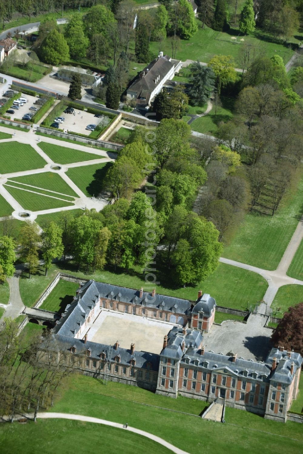 Aerial photograph Chamarande - Palace Chateau de Chamarande on Rue du Commandant in Chamarande in Ile-de-France, France