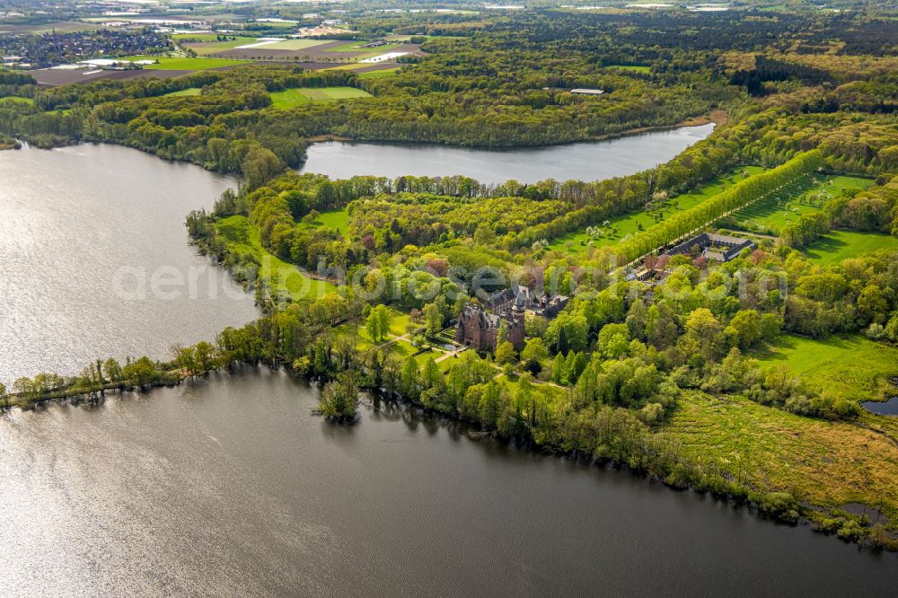 Nettetal from above - Palace Chateauform' Schloss Krickenbeck on street Schlossallee in the district Hinsbeck in Nettetal in the state North Rhine-Westphalia, Germany